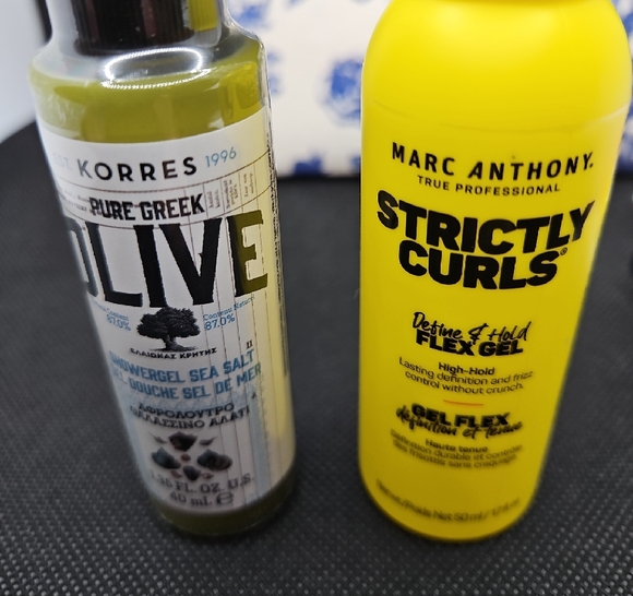 NEW! IPSY Make Pouch With Mini Sample Set - Picture 8 of 9